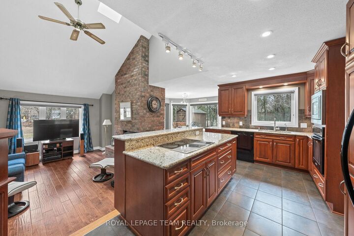Property Photo: 6584 Harvest Grove Drive ON K4P 1E9