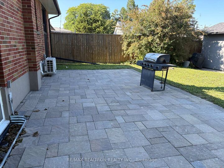 Property Photo: 607 Stevenson Road N ON L1J 5P2