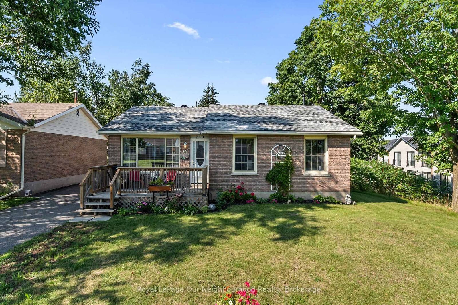 Property Photo: 240 Ireton Street ON K0L 1L0
