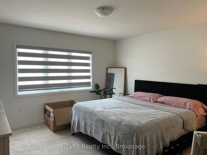 Property Photo: 118 Varsity Drive ON L3B 0N3