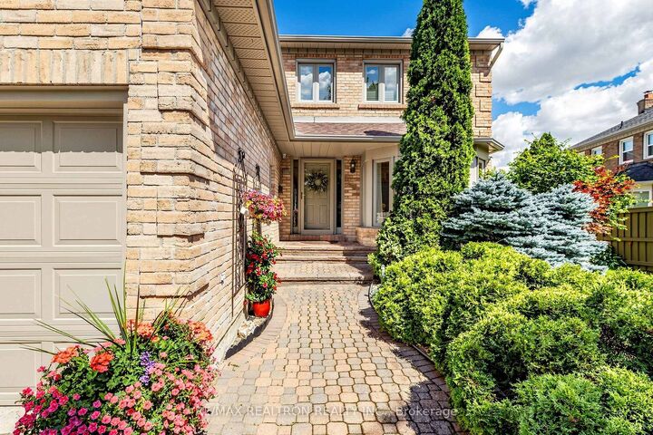 Property Photo: 84 Ferndell Circle ON L3R 3Y8