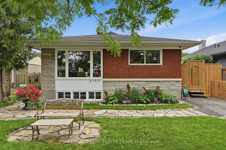 Property Photo: 2162 Rushton Road ON K2A 1N7