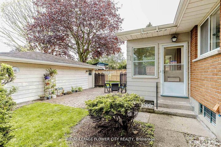 Property Photo: 15 Cumberland Crescent ON N5X 1B7