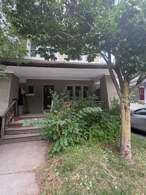 Property Photo:  370 Spadina Road  ON M5P 2V8 