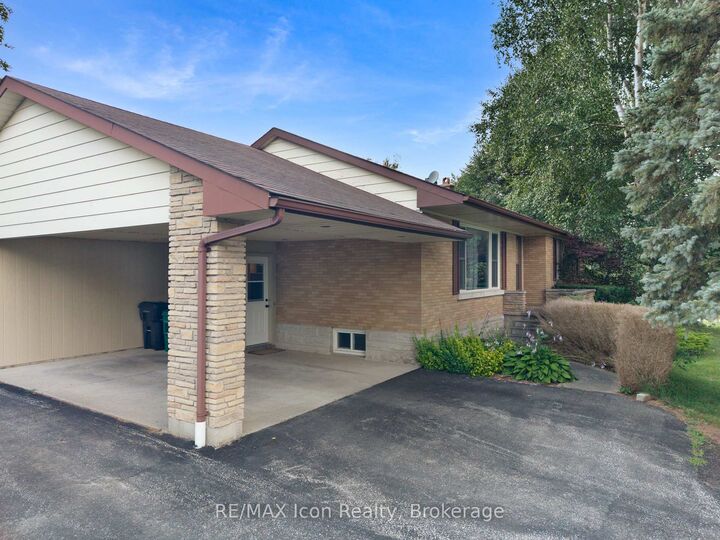Property Photo: 1645 King Street N ON N0B 2N0