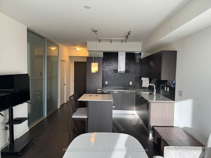 Property Photo: 11 Bogert Avenue 3204 ON M2N 0H4