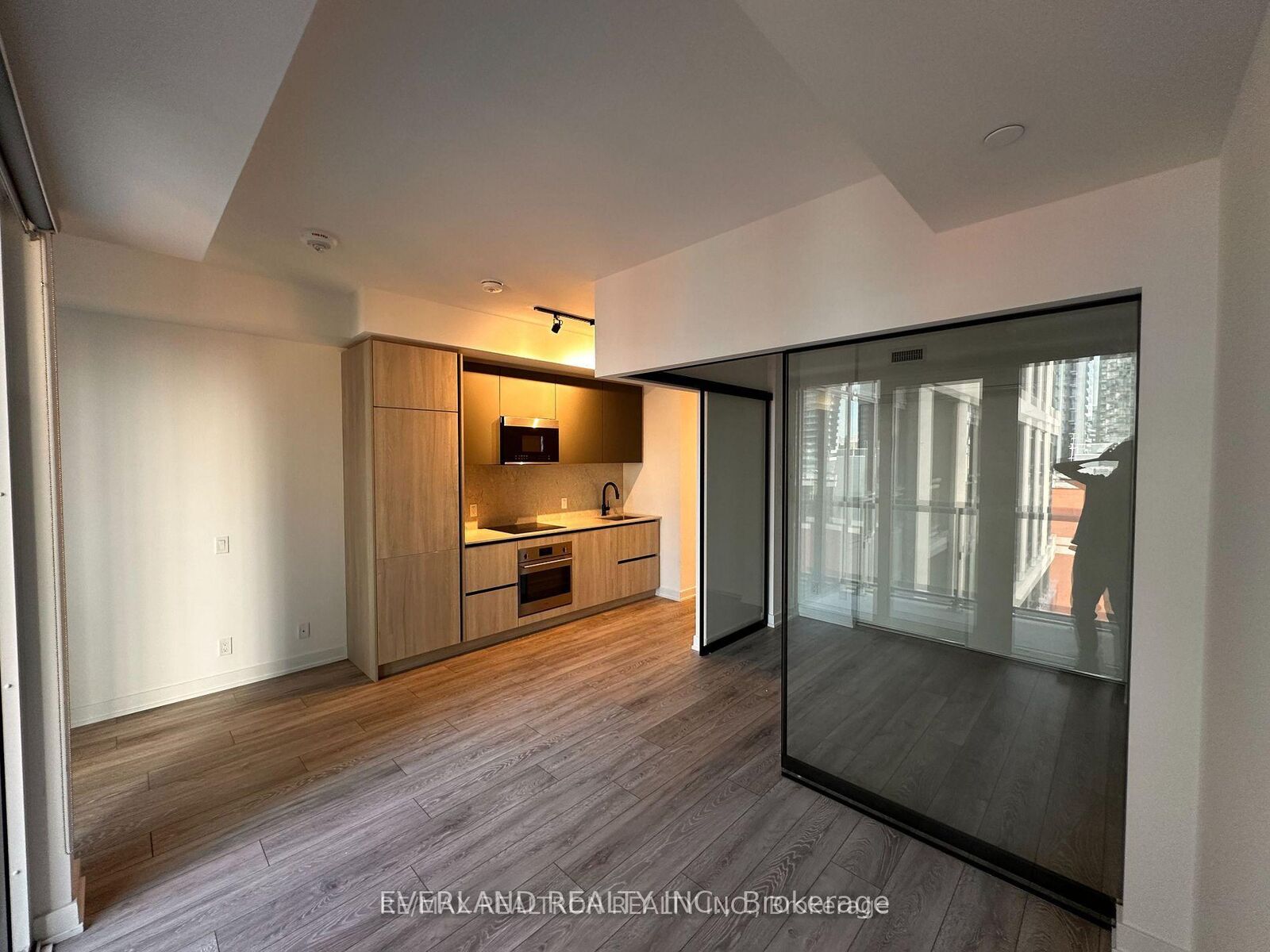 Property Photo:  108 Peter Street 1710  ON M5V 2G7 