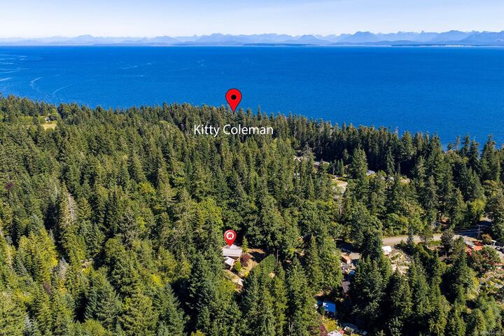 Property Photo: 1918 Chelsea Rd BC V9J 1V7