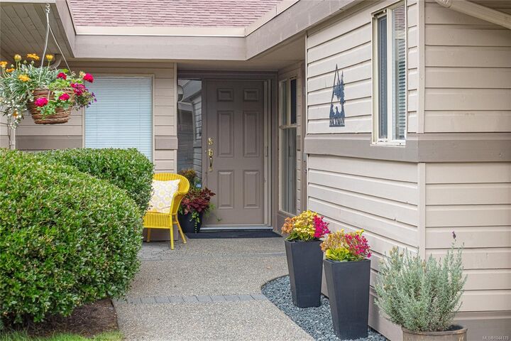 Property Photo:  888 Lakes Blvd  BC V9P 2P8 