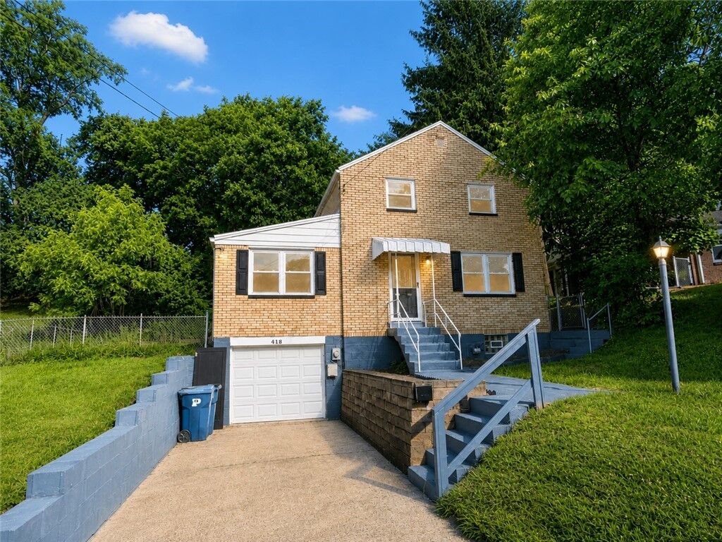 Property Photo:  418 Pennwood Dr  PA 15235 