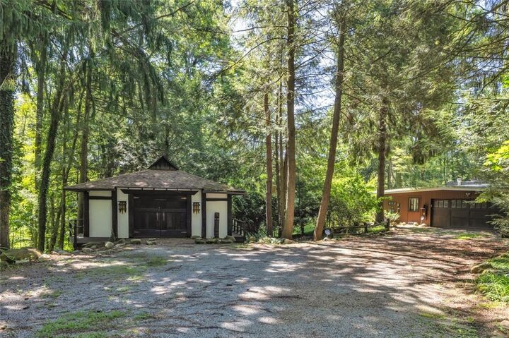Property Photo: 213 Brooks Dr PA 15010