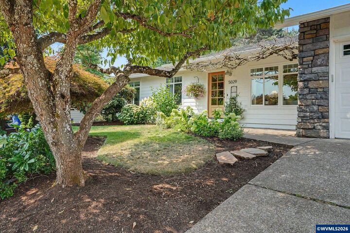 Property Photo: 5029 Geoff St S OR 97306