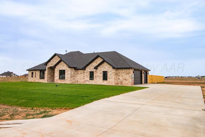 Property Photo: 9406 Shadow Bend Avenue TX 79119