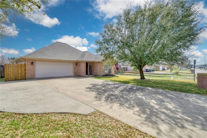 Property Photo:  1008 Gardenia Street  TX 77845 