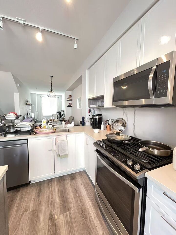 Property Photo:  9817 161A Street  BC V4N 6S7 