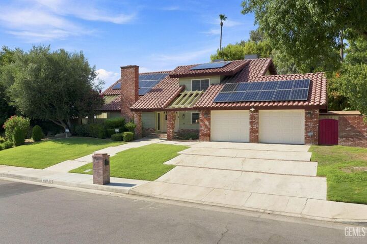 Property Photo: 4100 Sill Place CA 93306