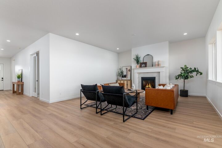 Property Photo: 14894 Cooper Sunrise Dr ID 83607
