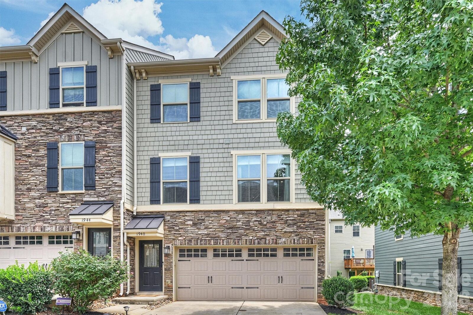 Property Photo: 1940 Catkin Lane NC 28205