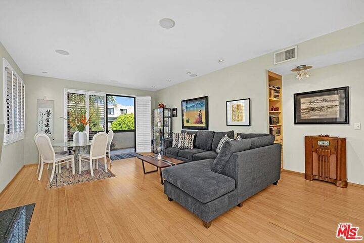 Property Photo:  5100 Via Dolce, Unit 208  CA 90292 
