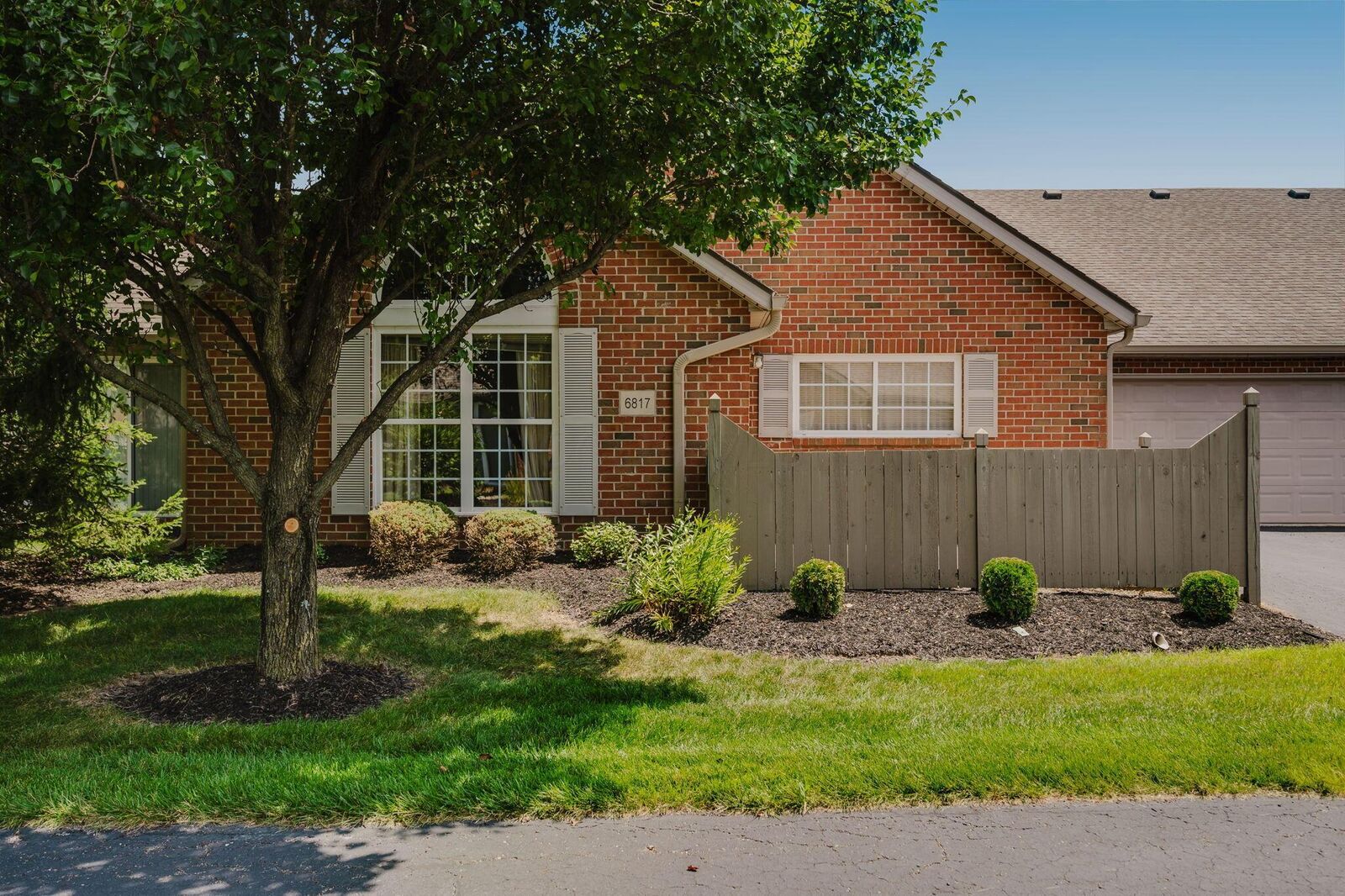 Property Photo: 6817 Ridge Rock Drive OH 43054