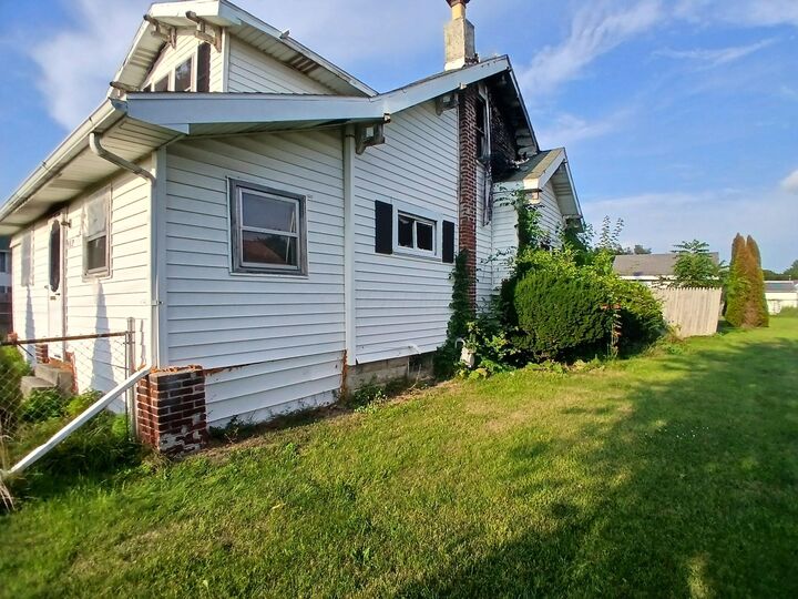 Property Photo: 562 Cottage Street OH 43302