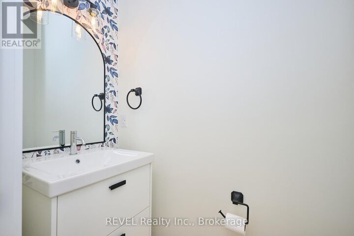 Property Photo: 4650 Belfast Avenue Upper Unit ON L2E 4G3