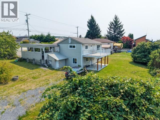 Photo de la propriété:  4535 Fernwood Ave  BC  