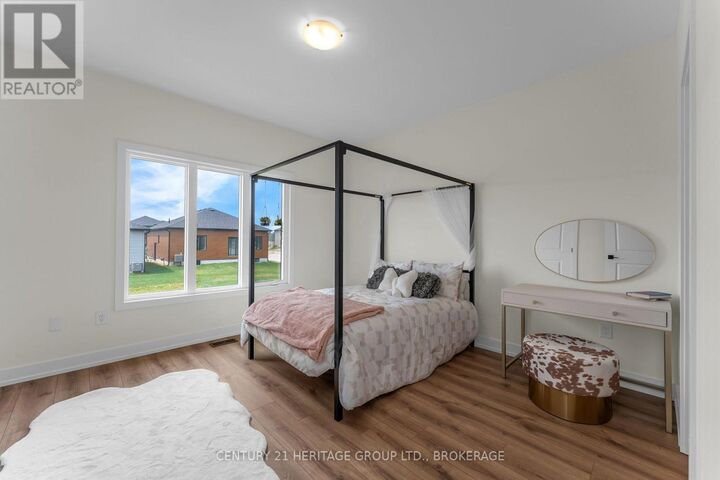 Property Photo:  60 Dusenbury Drive  ON K0H 2H0 