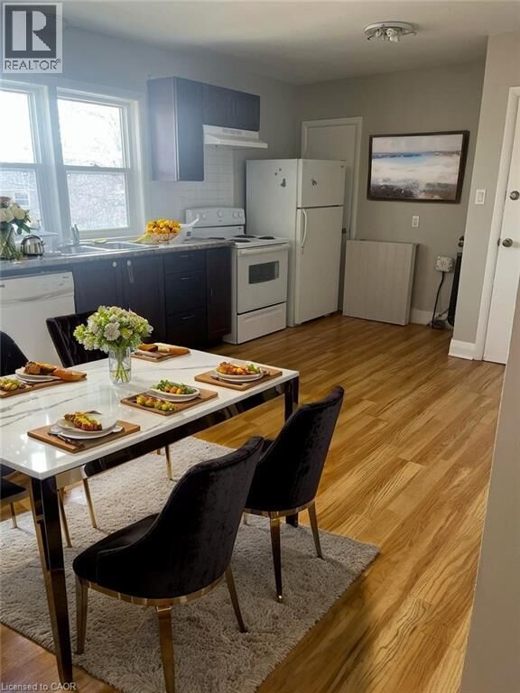 Property Photo:  147 Hexam Street Upper  ON N3H 4A1 