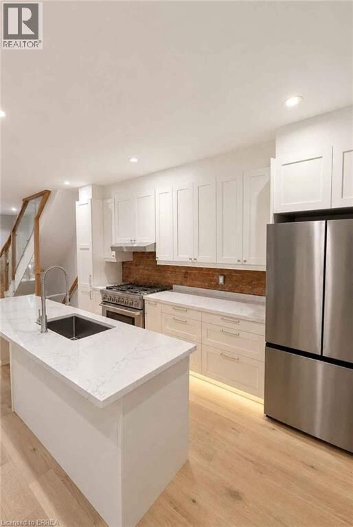 Property Photo:  561 Wentworth Street North  ON L8L 5X3 