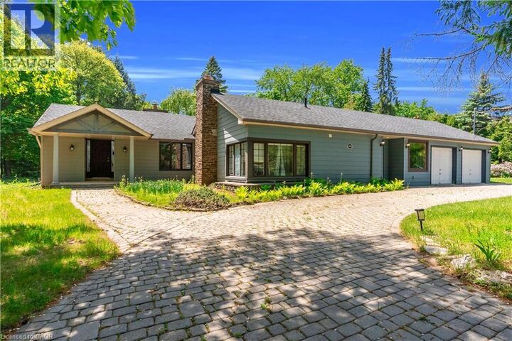 Property Photo:  1356 Oak Lane  ON L5H 2X7 