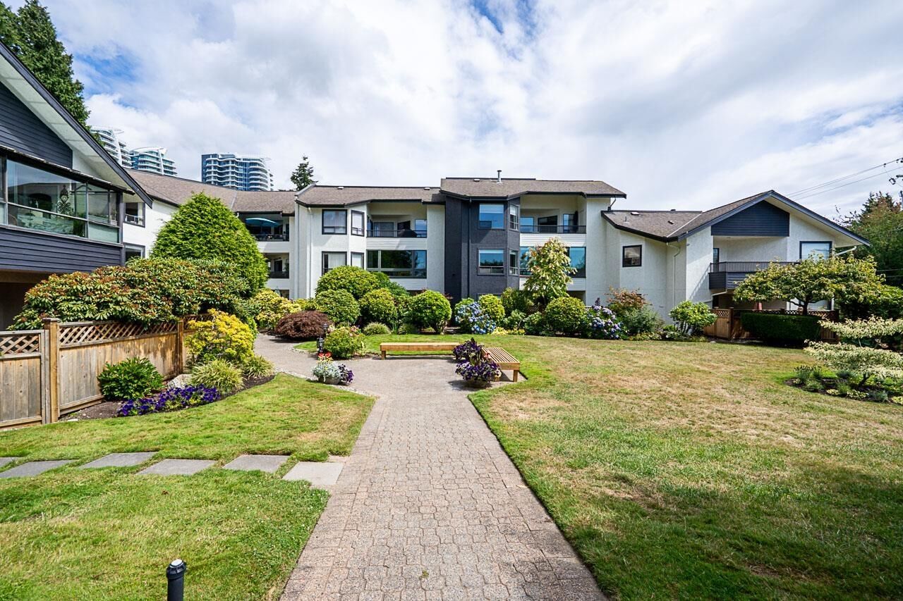 Property Photo: 14957 Thrift Avenue 201 BC V4B 2K1