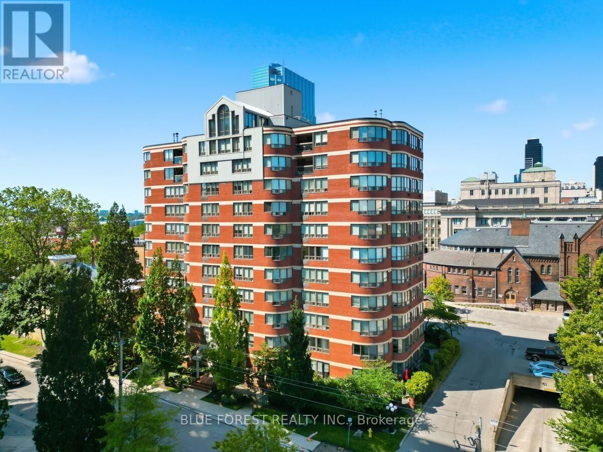 Property Photo:  7 Picton Street 904  ON N6B 3N7 