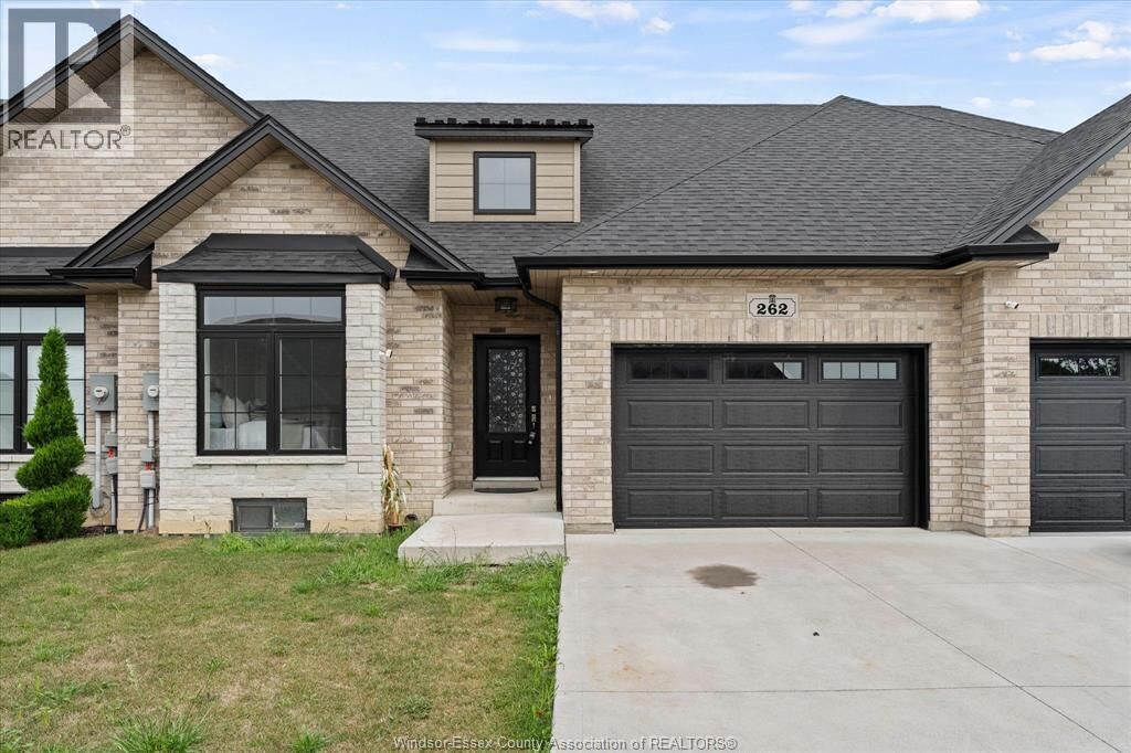 Property Photo:  262 Livingstone Crescent  ON N9V 0H1 