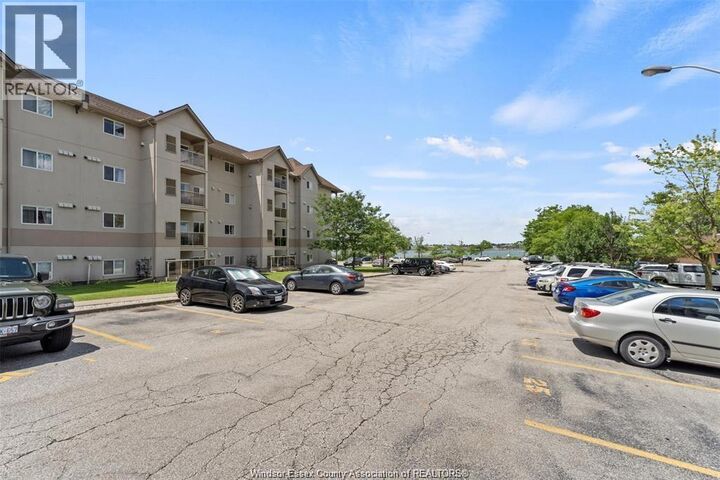 Property Photo: 3000 Sandwich Street 306 ON N9C 4G3