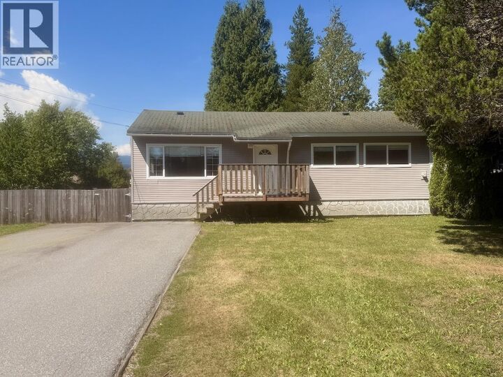 15 Nadina Street — photo 1