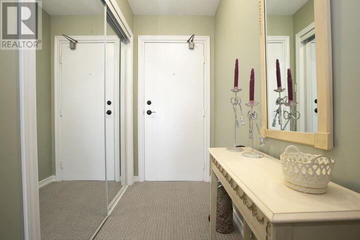 Property Photo: 89 Pine St # 606 ON P6A 6M6