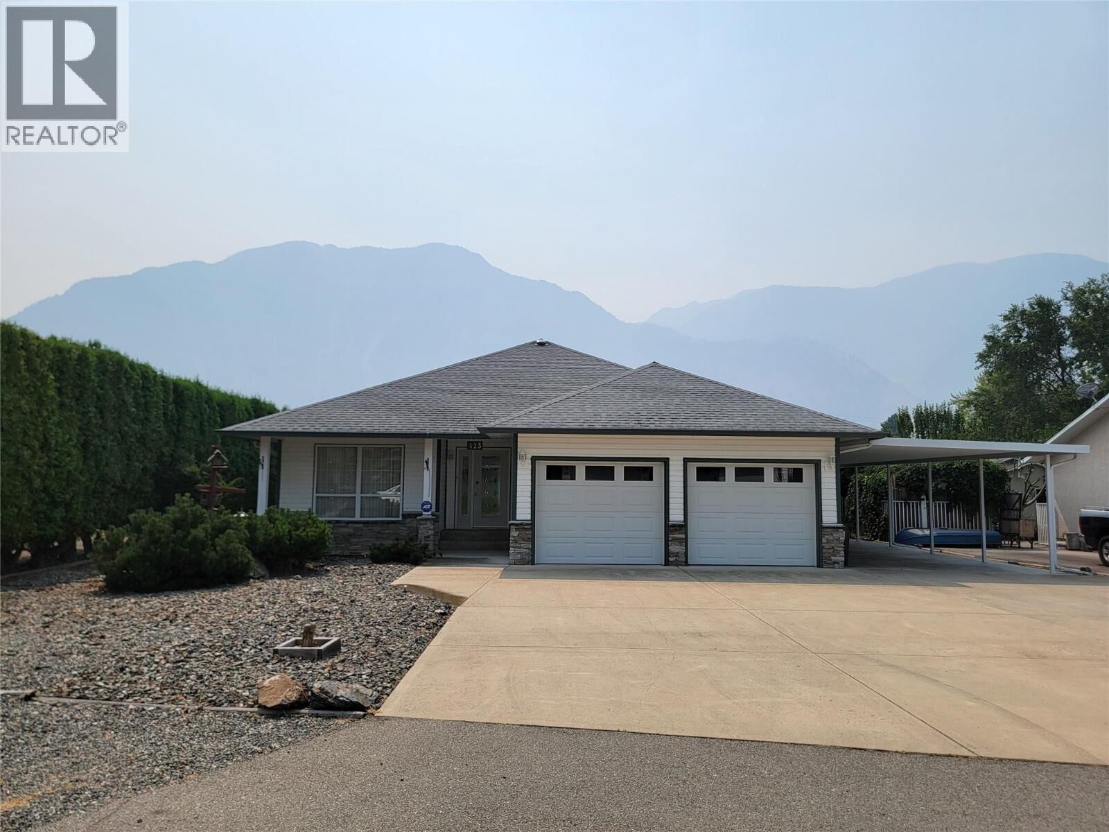 Property Photo:  423 Vanderlinde Drive  BC V0X 1N2 