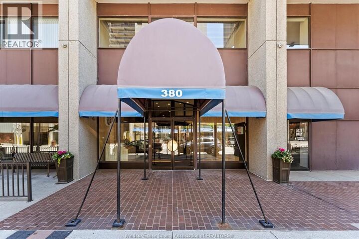 Property Photo: 380 Pelissier Street 1806 ON N9A 6V7