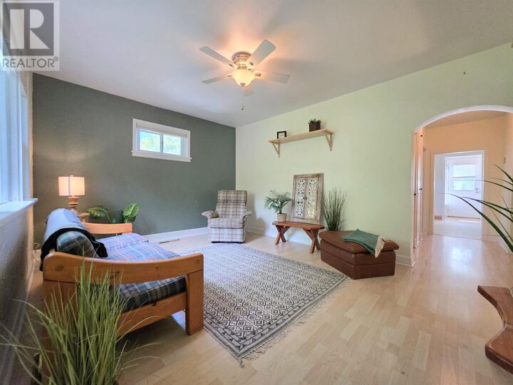 Property Photo:  607 First Street South  ON P9N 1E1 