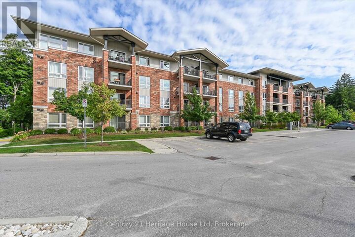 625 St David Street South 302 — photo 1