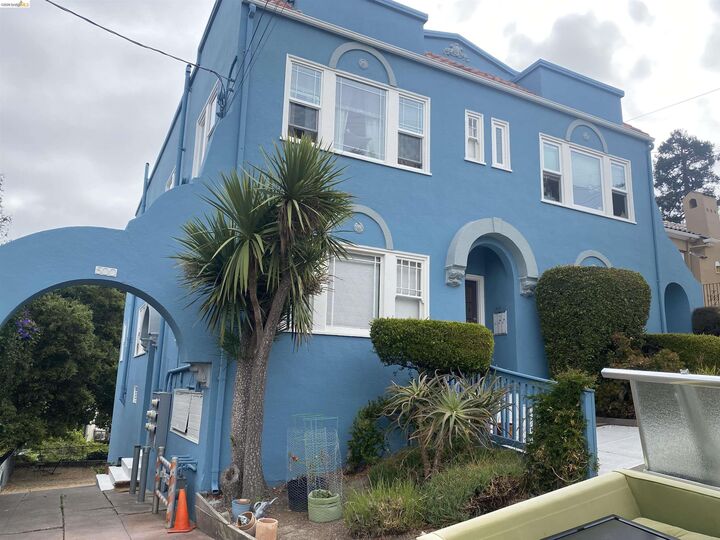 Property Photo: 500 Fairbanks Ave CA 94610