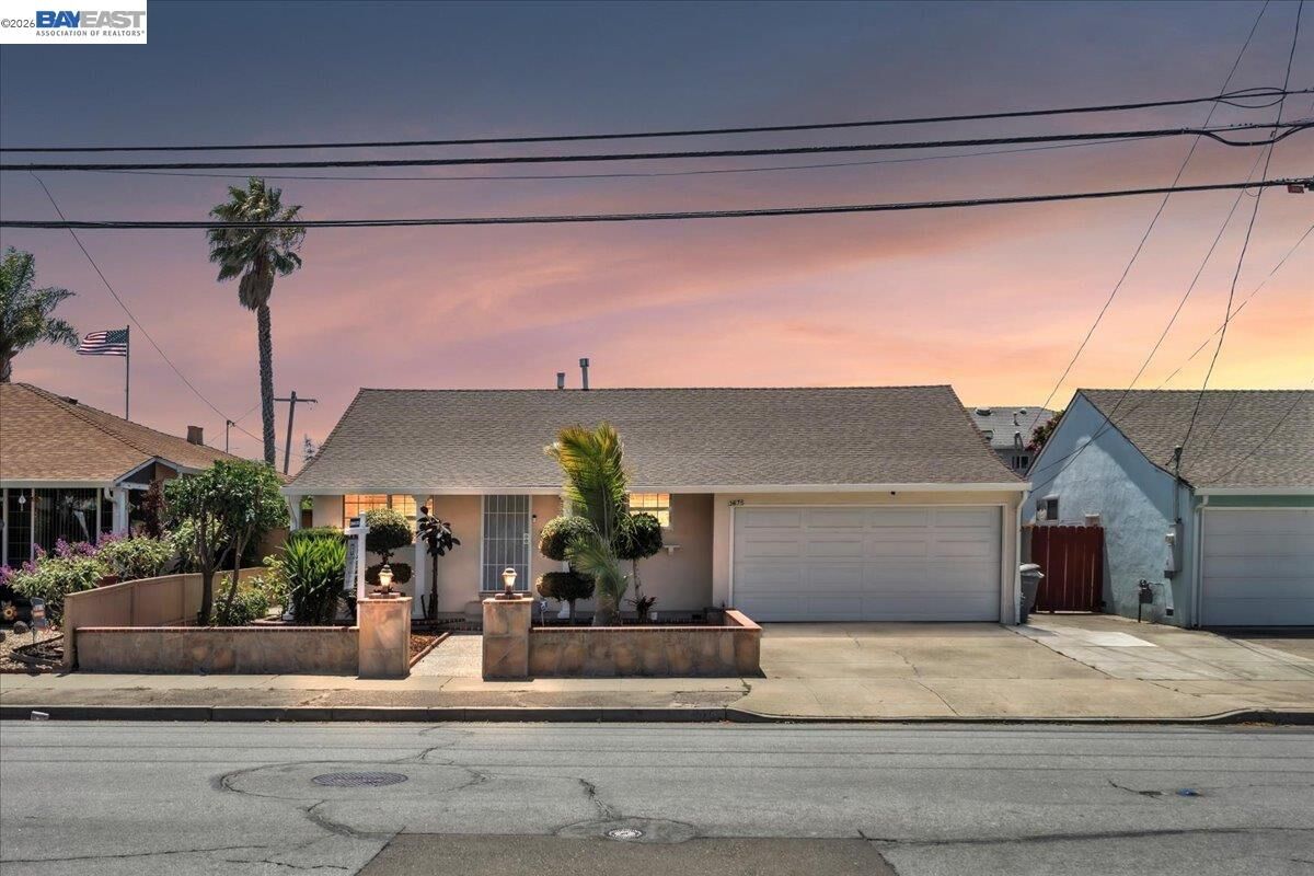 Property Photo: 3675 Monterey Blvd CA 94578