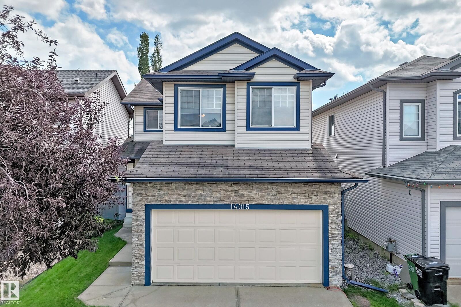 Property Photo: 14015 146 Avenue NW AB T6V 1Y3