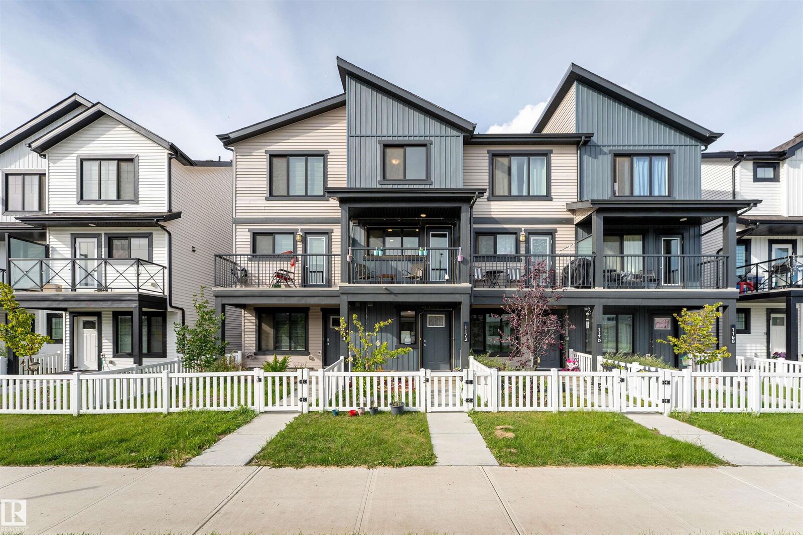Property Photo: 1172 Aster Boulevard NW NW AB T6T 2S2