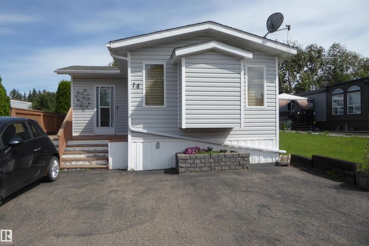 Property Photo: 14 305 Calahoo Road AB T7X 3K5