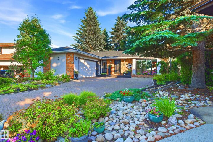 Property Photo:  60 Woodlake Court  AB T8A 4C1 
