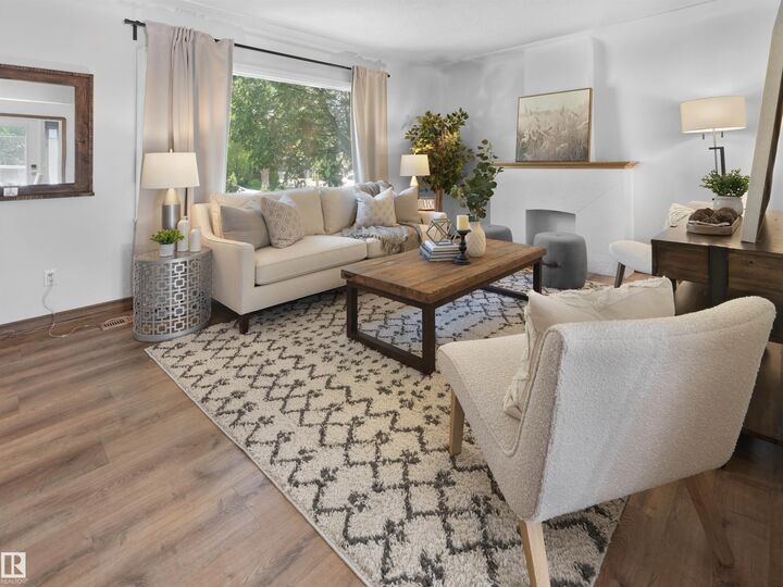 Property Photo:  9311 75 Avenue NW  AB T6E 1H3 