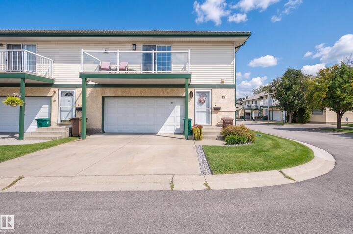 Property Photo:  11 Hunchak Way 19  AB T8N 6P2 