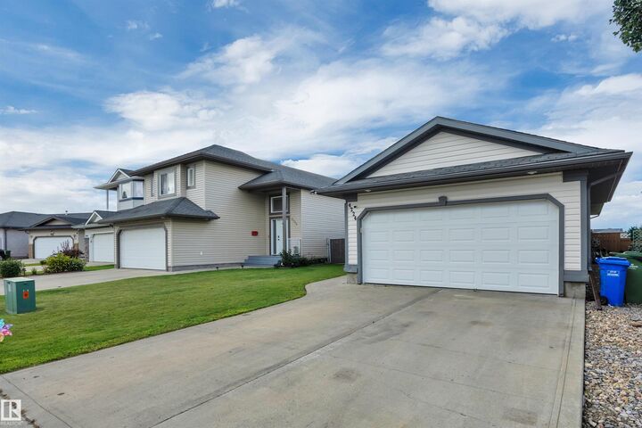Property Photo: 4224 53 Ave AB T9A 3T1